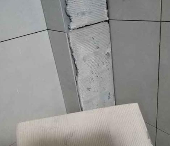 阳泉市瓷砖空鼓维修公司分享下厨房瓷砖脱落的补救措施。
